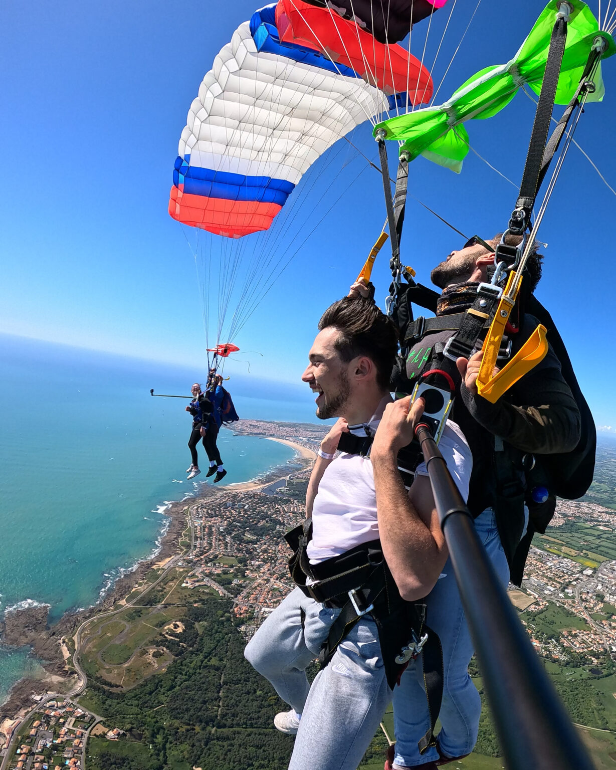 Survole des Sables d'Olonne en parachute.