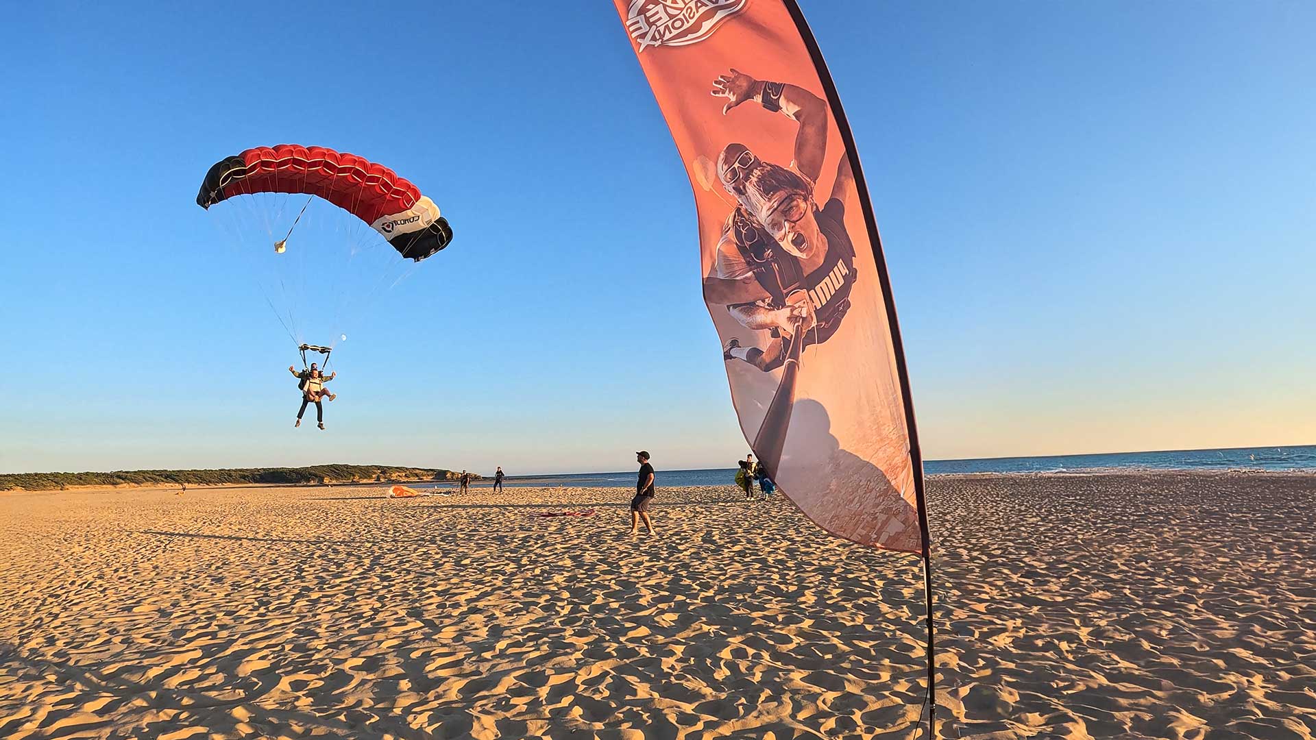 Saut en parachute sur la plage