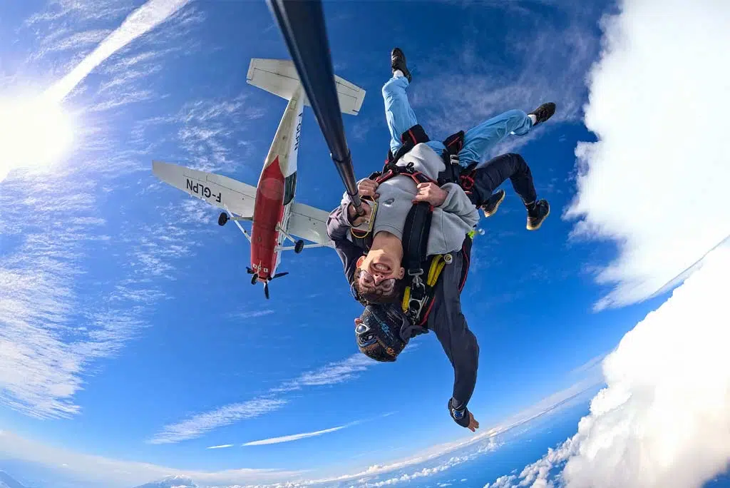 Sortie d'avion en tandem filmée à la perche GoPro 4K 
         — Vendée Évasion Parachutisme, Les Sables-d'Olonne