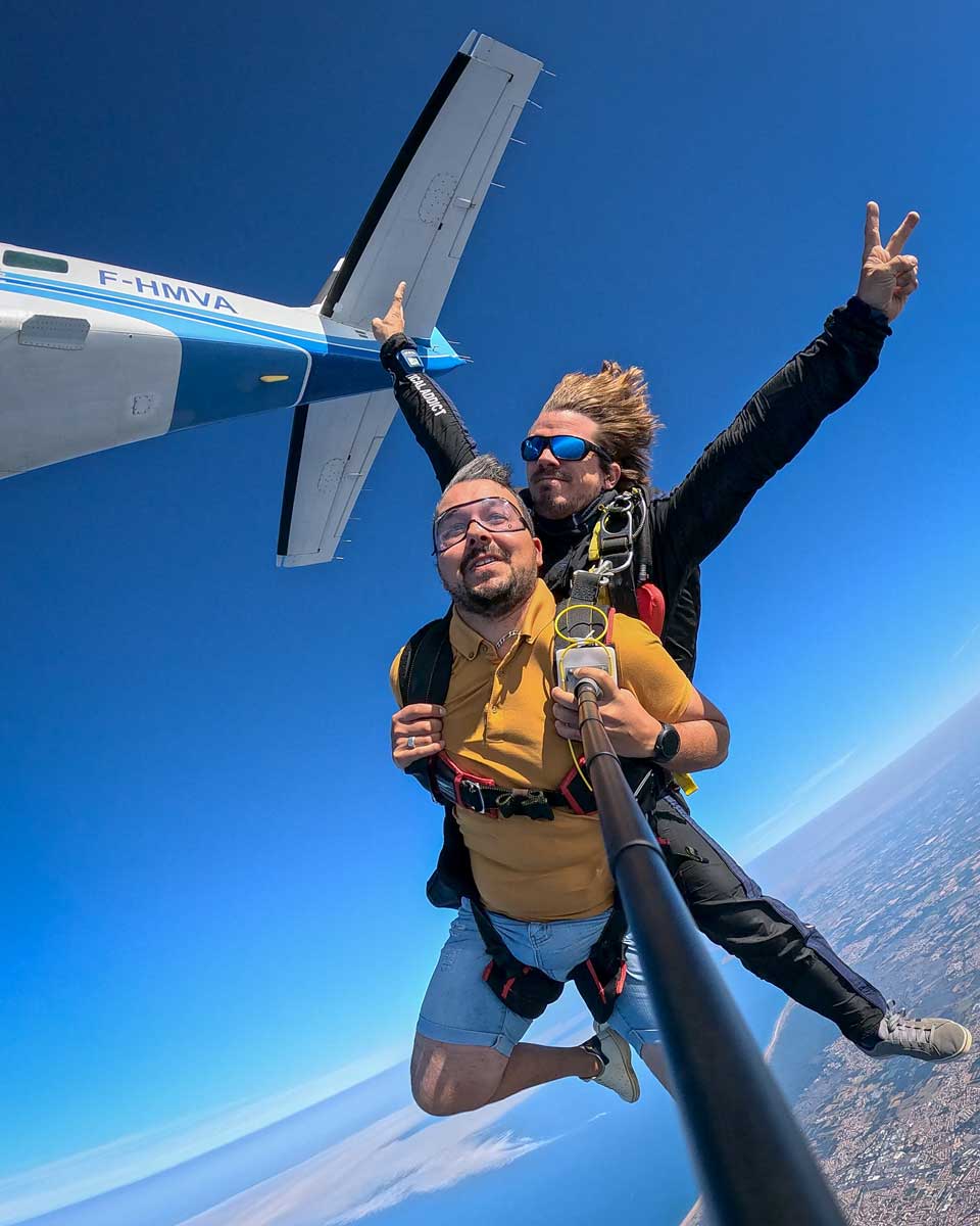 Albéric en chute libre avec un passager juste après la sortie d’avion